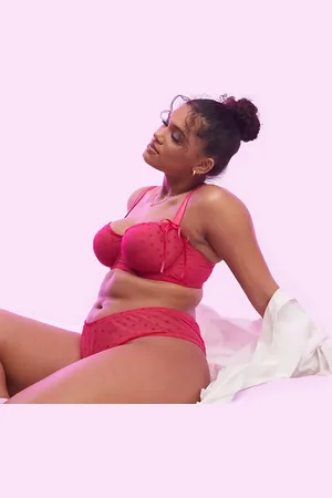 ASOS ASOS DESIGN Curve Minnie heart mesh balcony underwired bra in pink