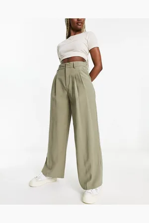 Stradivarius Wide leg tailored trouser with ring detail in khaki