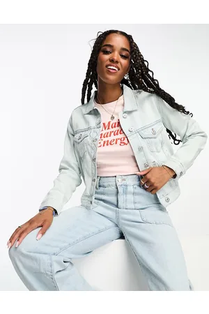 7 Denim Jackets To Buy, Because The Style Is Making A Comeback This Spring  | Denim anorak jacket, Clothes, Vintage denim jacket