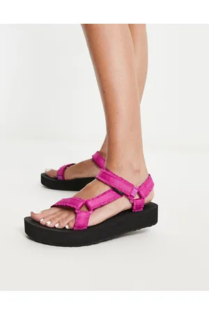 Teva best sale sandals chunky