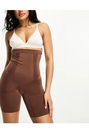 Spanx Oncore high-waisted mid-thigh super firm contouring short in