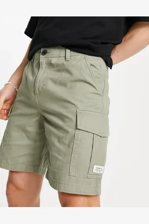 New Look Slim fit cargo shorts in khaki