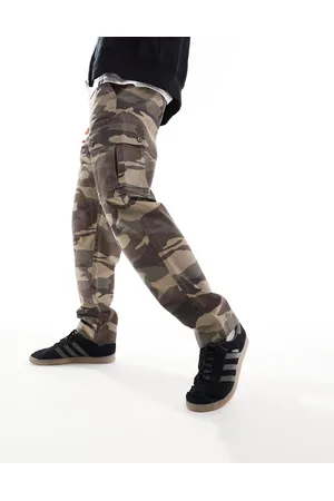 Amazon.com: Mens Camo Cargo Pants Slim Fit Tapered Joggers Casual Hunting  Outdoor Camouflage Pants Sports Trousers with Zipper Pockets Workout Wild  Camouflage Pants for Men(Camouflage,Small) : Clothing, Shoes & Jewelry