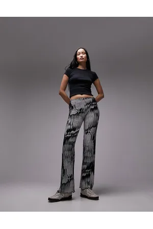 Buy FOREVER NEW Tropical Print Relaxed Fit Viscose Womens Casual Pants |  Shoppers Stop