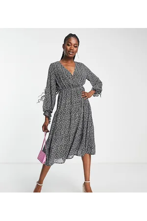 In The Style x Lorna Luxe mini wrap dress in mono floral print