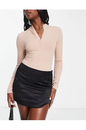 Pull&Bear Curved hem satin mini skirt in