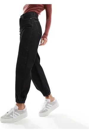In wear High waisted mom jean with contrast stitch in grainy