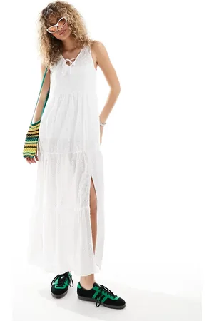 Daisy Street Relaxed boho maxi dress in broiderie