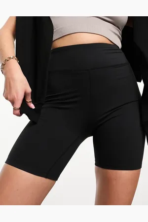 Ellesse Penzanna legging shorts in