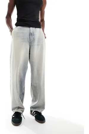 Bershka Skater fit jeans in washed