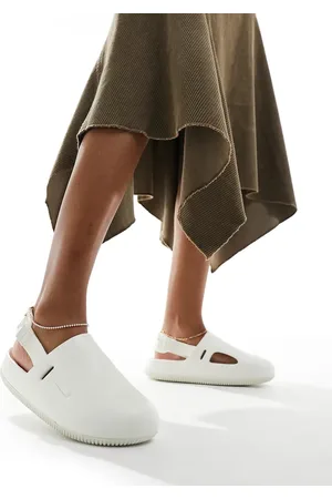 Nike Calm mules in sail