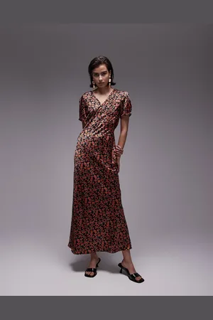 Topshop Short sleeve bias midi dress in ditsy floral