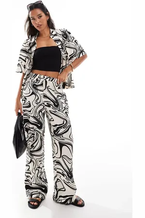 VILA Wide leg trouser co-ord in mono swirl print