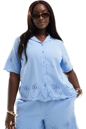 Pieces® Pieces Curve broderie shorts co-ord in hydrangea