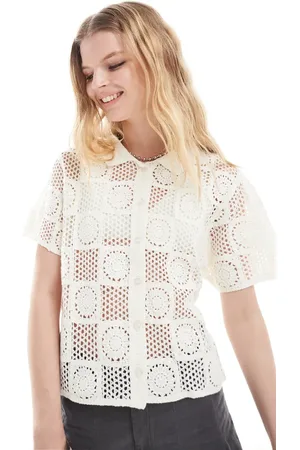 Obey Texture print top in off
