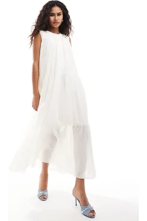 Urban Revivo Tiered voluminous trapeze smock dress in