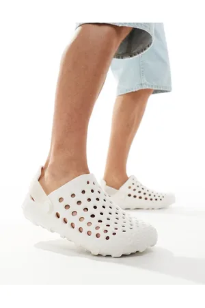 Columbia Creeksider walking clogs in graphite