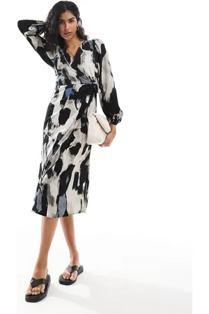 VILA Wrap front midi dress in graphic print