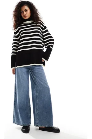 Moon River Striped turtleneck jumper in and white