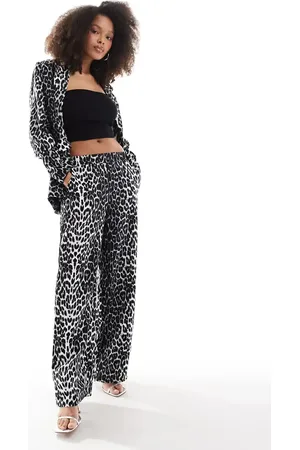 VILA Wide leg trouser co-ord in leopard print