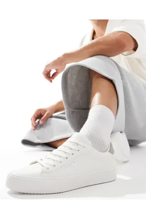 Pull&Bear Lace up trainer with back tab in