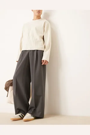 ASOS Smart loose fit trousers with front pleat in charcoal