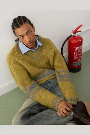 Reclaimed Varsity v-neck jumper in and grey