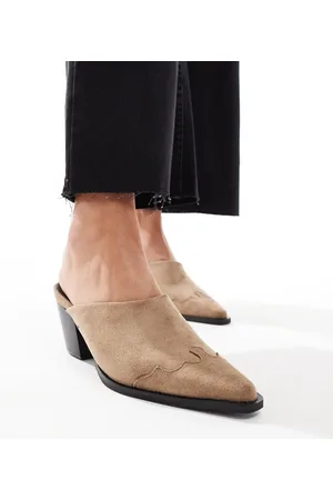 Glamorous Western mules in taupe