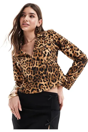 Miss Selfridge Poplin fitted shirt in animal print