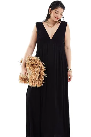 ASOS ASOS DESIGN Curve v neck with full hem midaxi dress in black