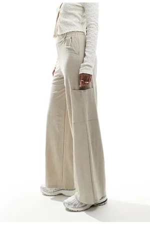 JDY Wide leg trousers with cargo pockets in texture beige