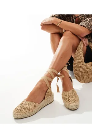 Stradivarius Rustic flat wedge in sand