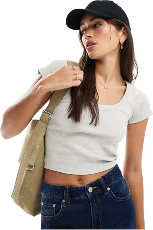 Hollister Scoop neck t-shirt in light