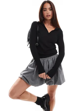 Stradivarius Ribbed deep v polo neck in