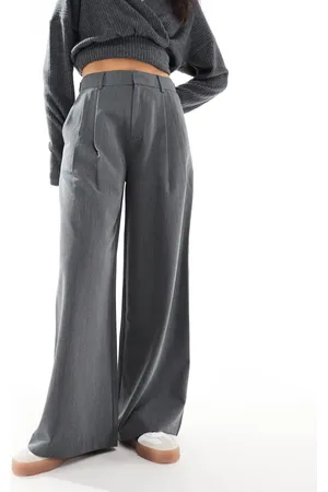 Stradivarius Wide pleat front leg trouser in