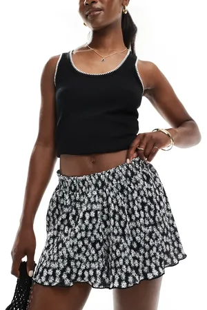 ASOS Flippy plisse shorts in mono ditsy