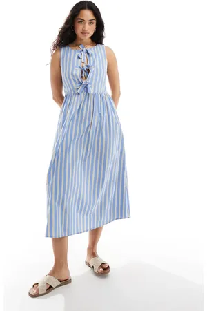 Stradivarius Bow detail maxi dress in stripe