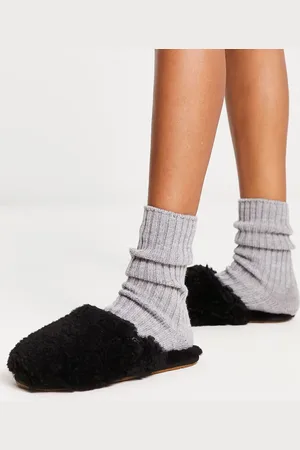 UGG Maxi Curly slides in