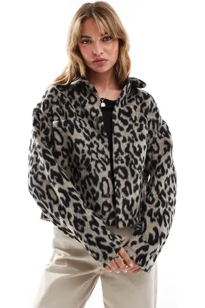 New Look Cropped shacket in leopard print