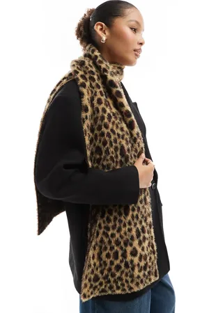 Cotton On Cotton On fluffy scarf in leopard