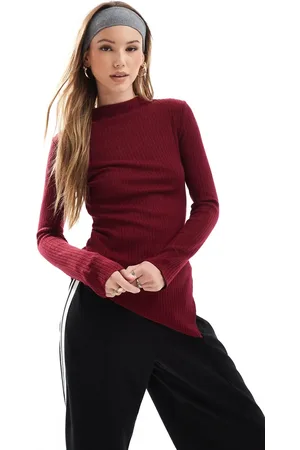 Stradivarius Asymmetric knitted top in burgundy