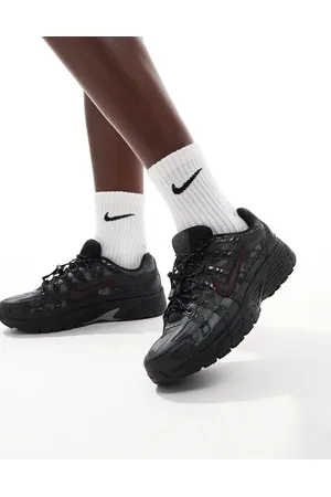 Nike P-6000 trainers in and burgundy