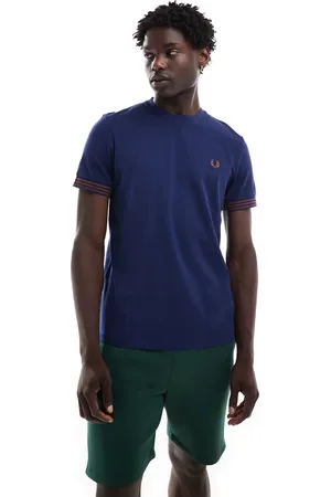 Fred Perry T-shirt in with contrast cuff