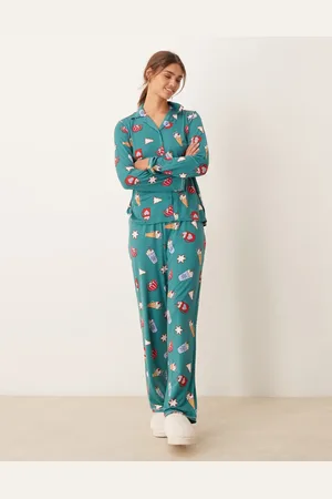 Urban Threads Christmas polylong sleeve revere and trouser pyjama set in hot chocolate print