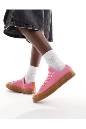 Converse Chuck 70 Ox trainers in pink with gum sole
