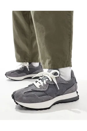 New Balance 327 trainers in dark