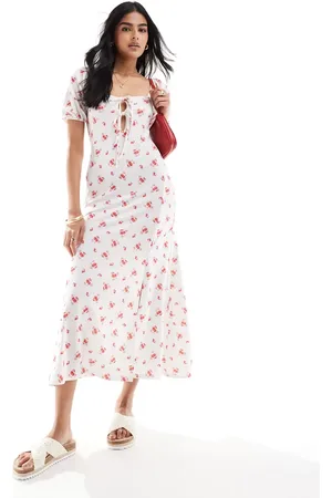 Miss Selfridge Tie front maxi dress with puff sleeves in ditsy floral print