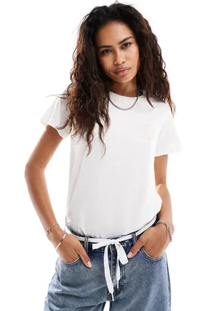 Lee Small logo regular fit t-shirt in ecru