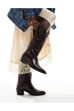 Stradivarius Western boot in burgundy