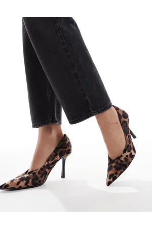 Stradivarius Wide Fit heeled court shoe in leopard print